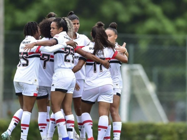 São Paulo goleia Santos por 4 a 0 no Brasileiro Feminino