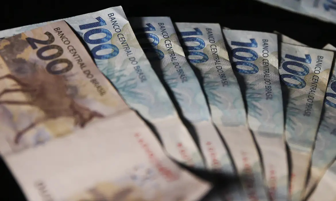 CMN endurece regras para bancos captarem recursos com garantia do FGC