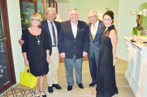 Yara e Joaquim Cavaignac, Anthony Portigliatti e Cesar Calvet com a filha Alexandra Calvet