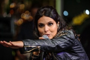 Aline Barros 5-7-14-0020