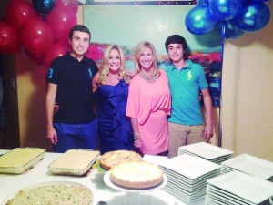 Susana estava muito feliz ao lado dos netos Rafael, Bruno e da nora Luciana Cardoso.