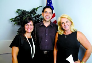 Marina e Gustavo com esta colunista.