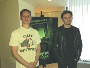 O diretor Jeremy Saulnier e o protagonista Anton Yelchin.