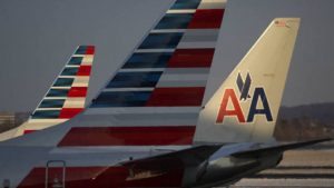 Funcionários encontram feto morto em avião da American Airlines
