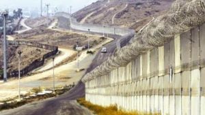 Construção de um muro em toda a fronteira com o México deve ser uma das prioridades de Donald Trump. F