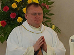 Padre Henryk Pawelec renunciou desvio Igreja Católica de St. Coleman 