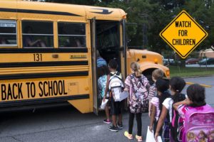 Volta às aulas: mais de mil ônibus escolares voltam às ruas de Broward
