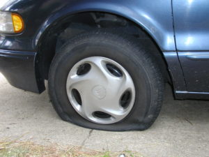 Mais de 20 carros tiveram seus pneus cortados em Miami Beach