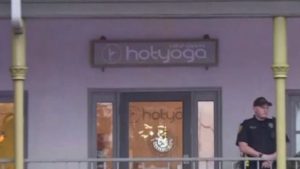 Tiroteio em estúdio de yoga na Flórida deixa 3 mortos, incluindo o atirador