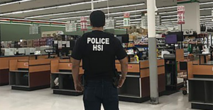 ICE prende 26 indocumentados durante batida em supermercado na Califórnia