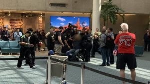 Tentativa de quebra de segurança causa caos no Aeroporto Internacional de Orlando