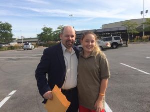 Adolescente brasileira levada a abrigo após ser presa na fronteira dos EUA é liberada