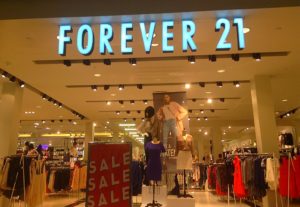 Forever 21 deve fechar todas as lojas no Brasil